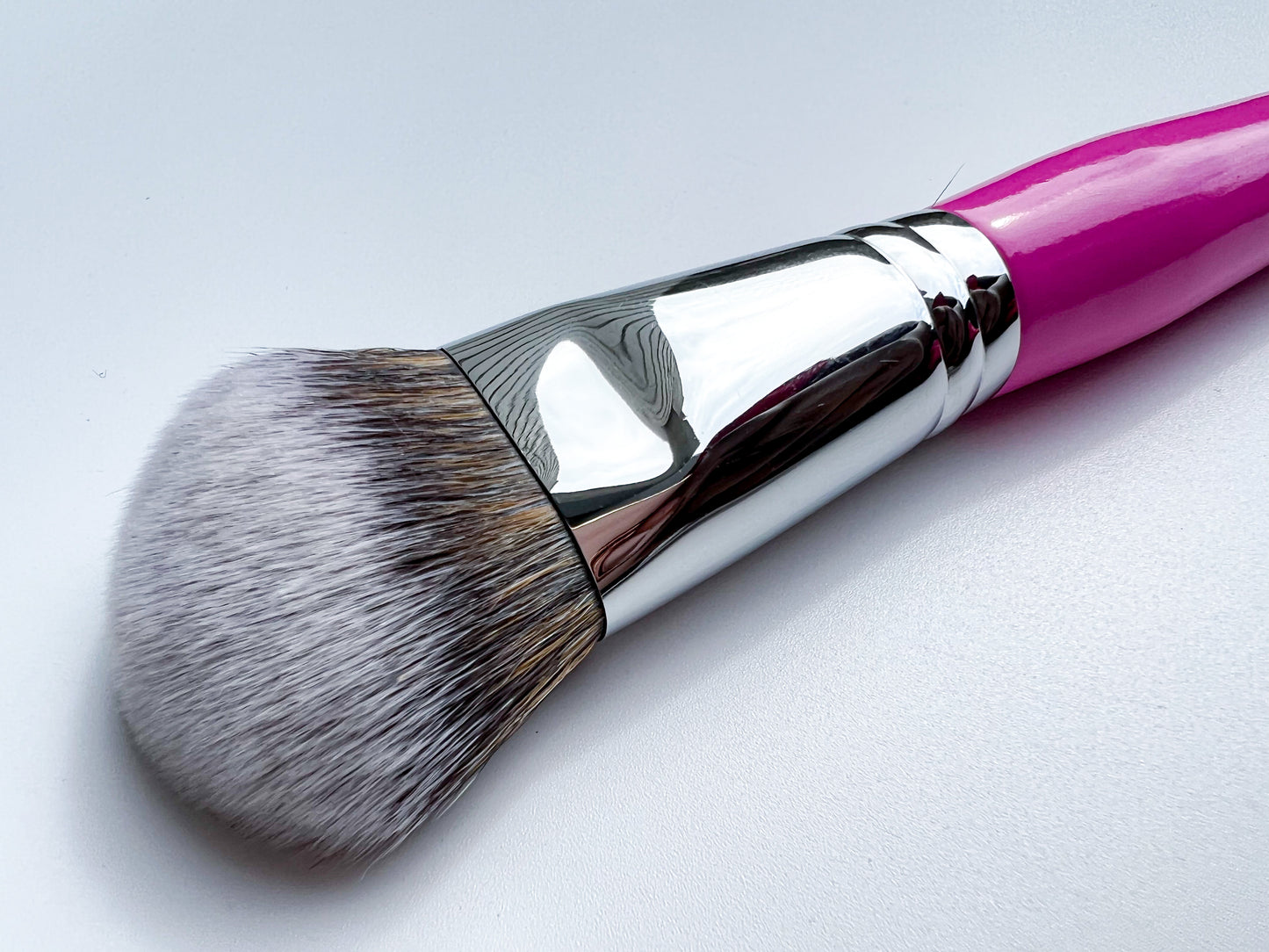 luxe nk44 angled foundation brush